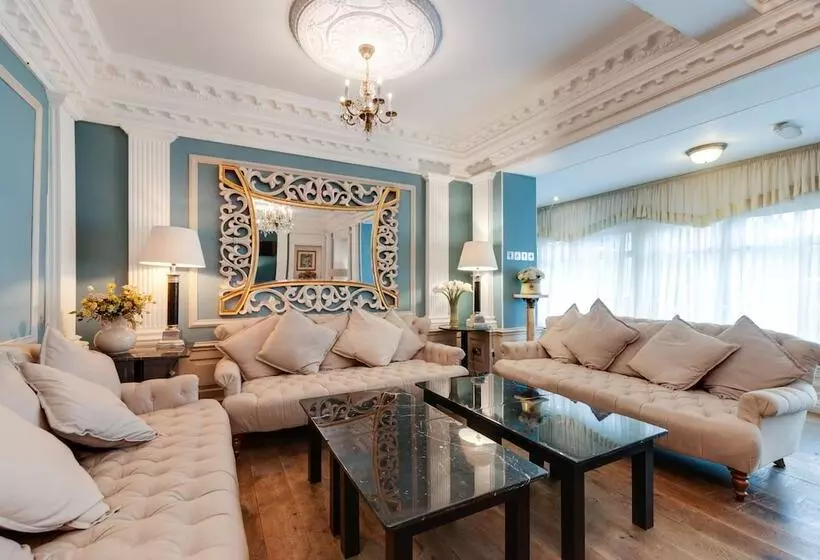 The Empire Hotel & Spa