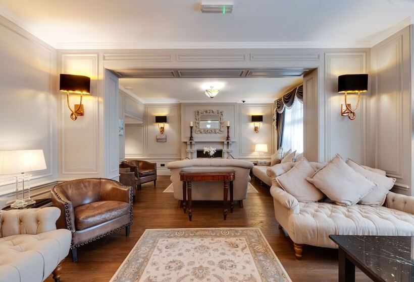 The Empire Hotel & Spa