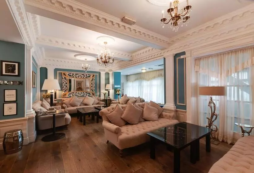 The Empire Hotel & Spa