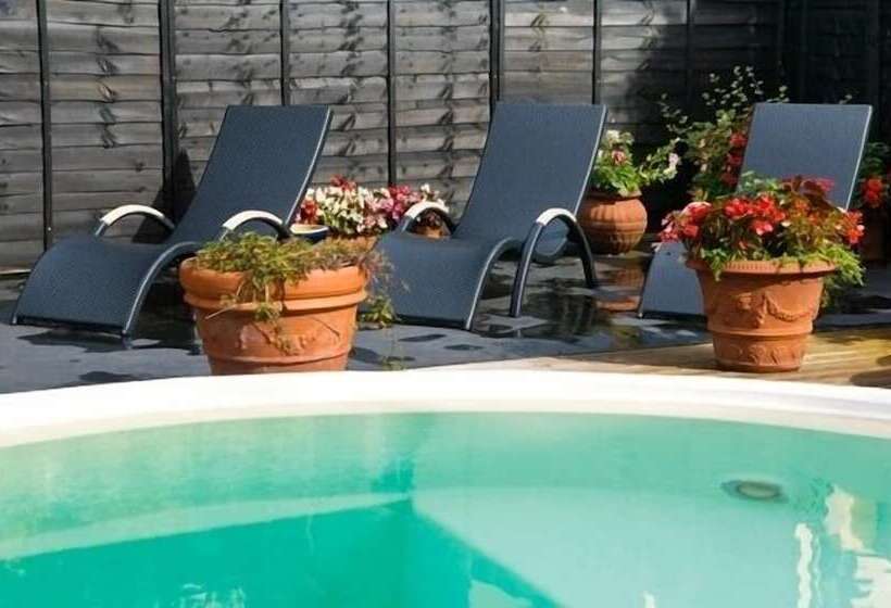 The Empire Hotel & Spa