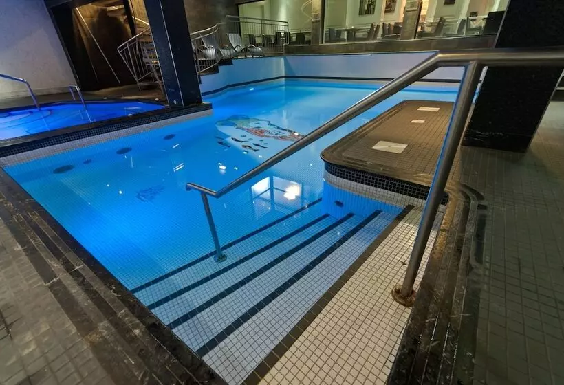 The Empire Hotel & Spa