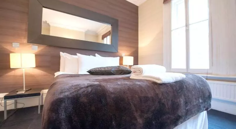 159 Knightsbridge Hotel