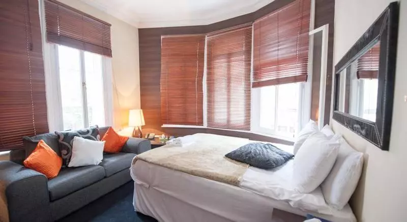 159 Knightsbridge Hotel