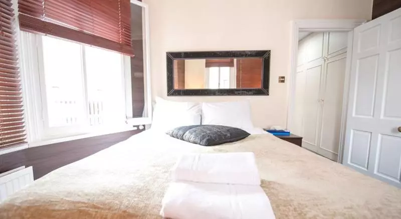 159 Knightsbridge Hotel