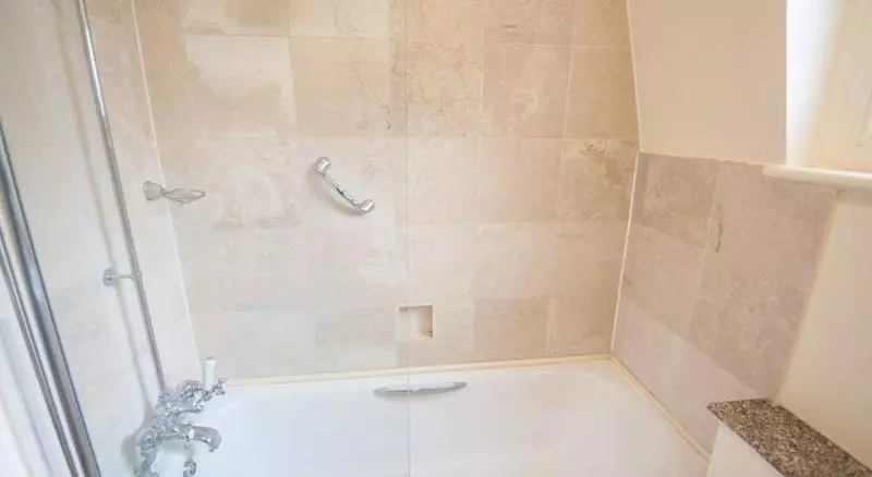 159 Knightsbridge Hotel