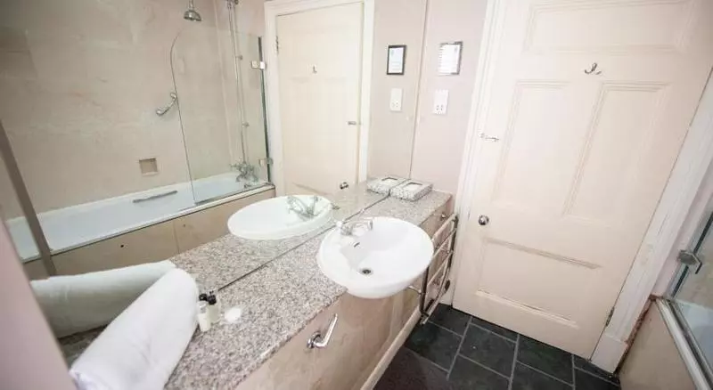 159 Knightsbridge Hotel