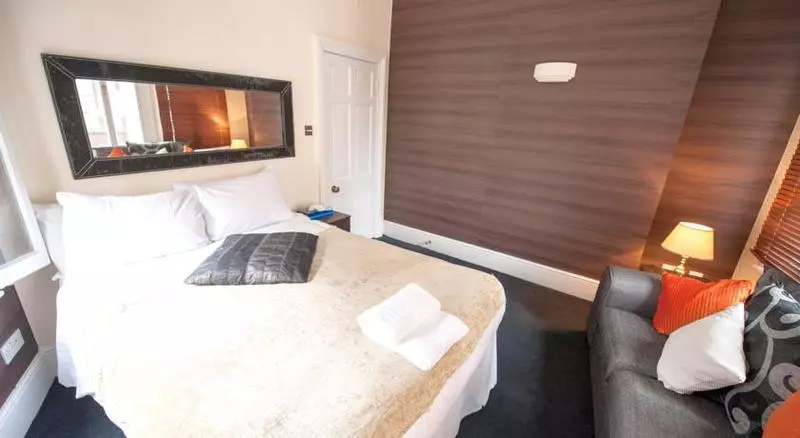 159 Knightsbridge Hotel