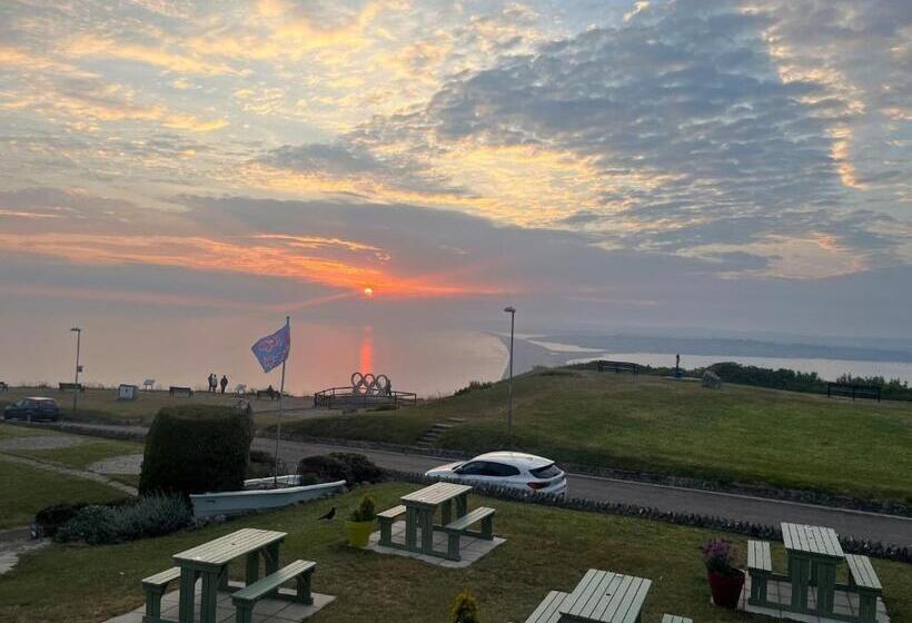 בית מלון כפרי Heights