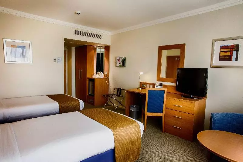 Отель Holiday Inn London Heathrow M4jct.4
