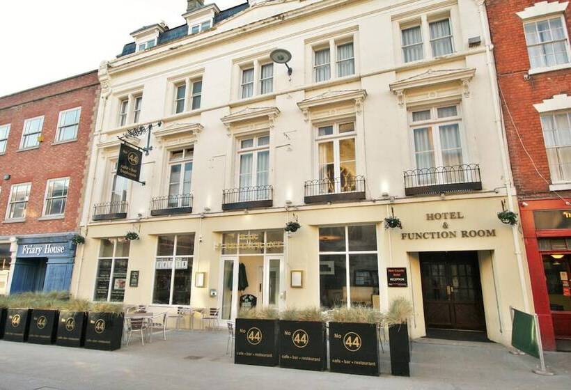 New County Hotel & Serviced Apartments By Roomsbooked