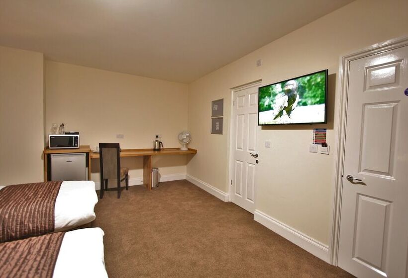 New County Hotel & Serviced Apartments By Roomsbooked