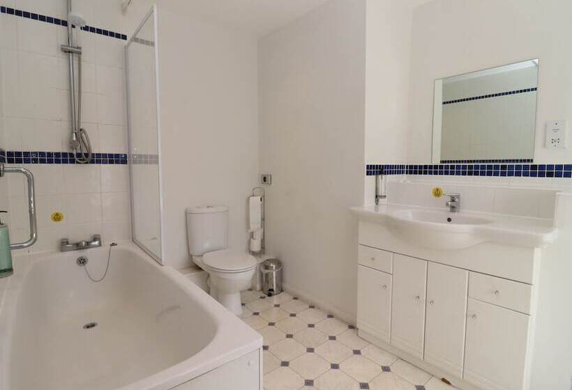 בית מלון כפרי Pettifers Freehouse