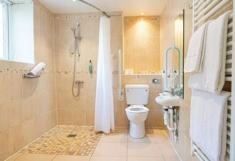 Отель Pettifers Freehouse