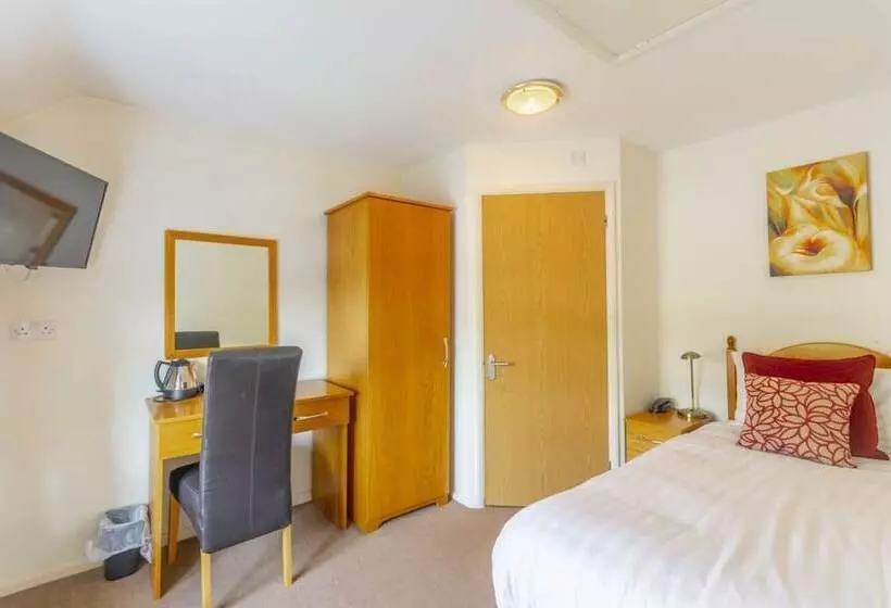 Отель Pettifers Freehouse