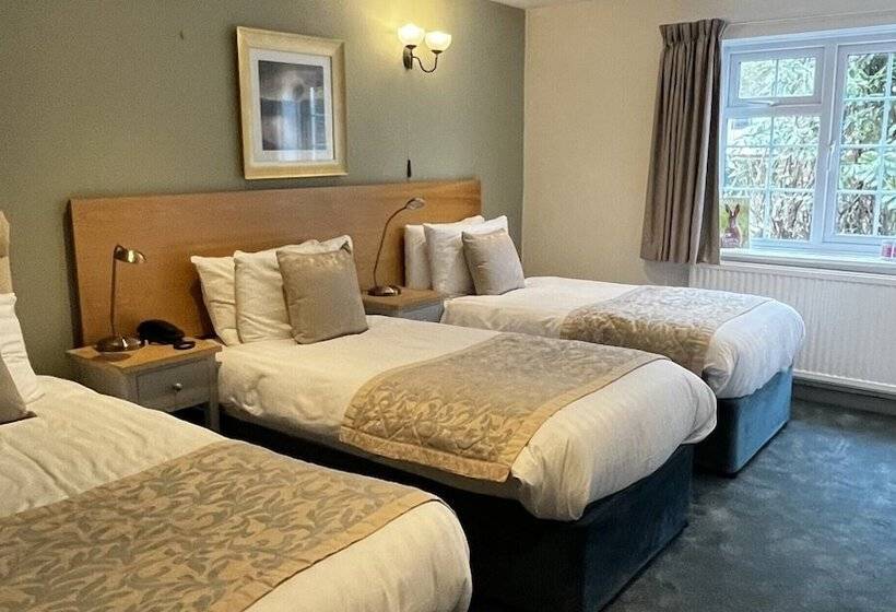 בית מלון כפרי Pettifers Freehouse