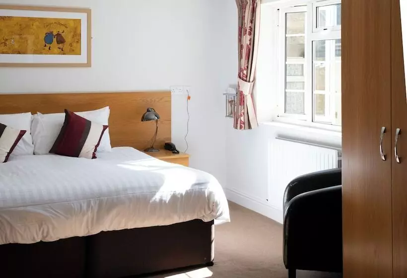 Отель Pettifers Freehouse