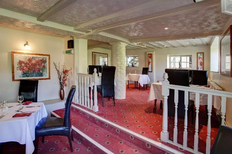 Отель Pettifers Freehouse