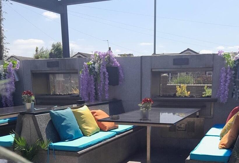 בית מלון כפרי The Hillcrest