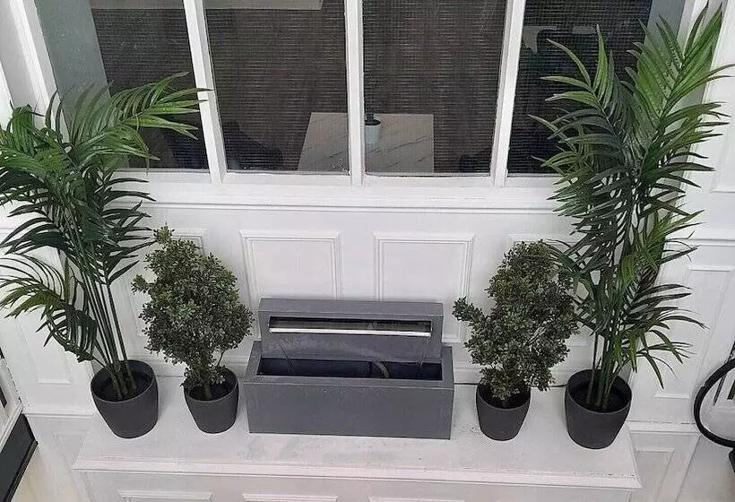 Отель The Hillcrest