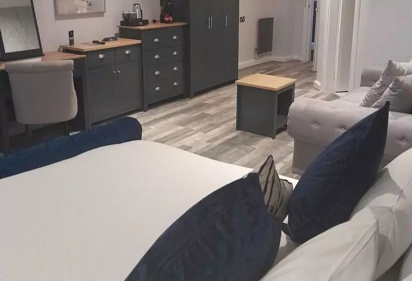 Отель The Hillcrest