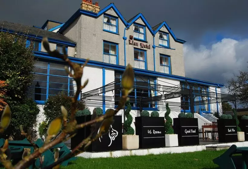 Lion Hotel & Studio Apartments