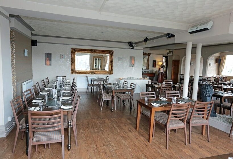 Lion Hotel & Studio Apartments