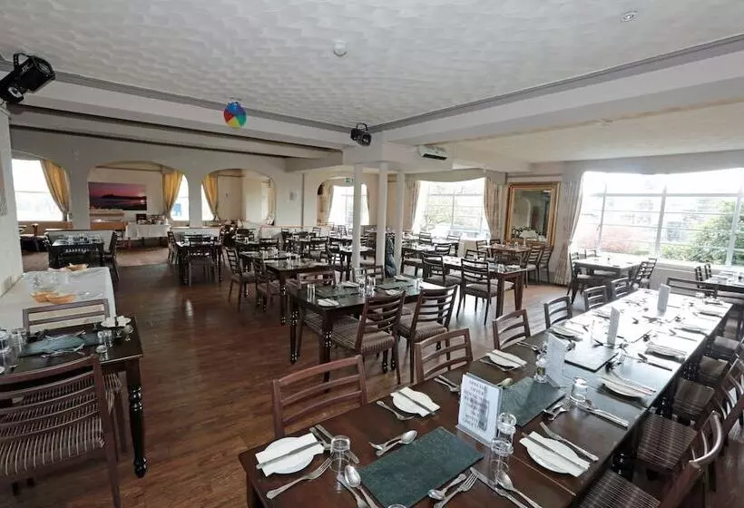 Lion Hotel & Studio Apartments