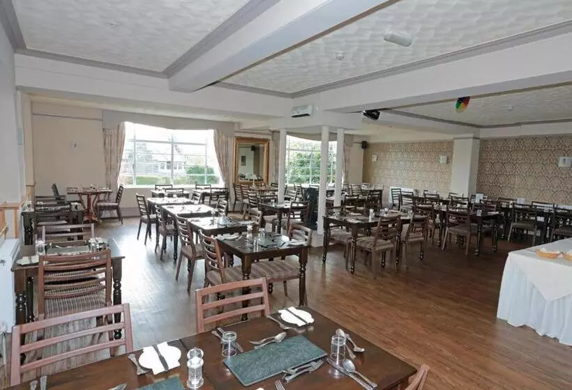 Lion Hotel & Studio Apartments