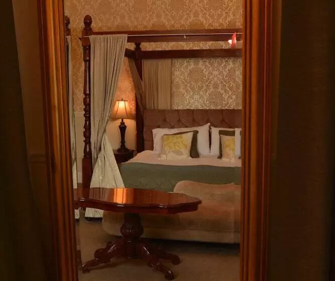 Hotel The Mill House