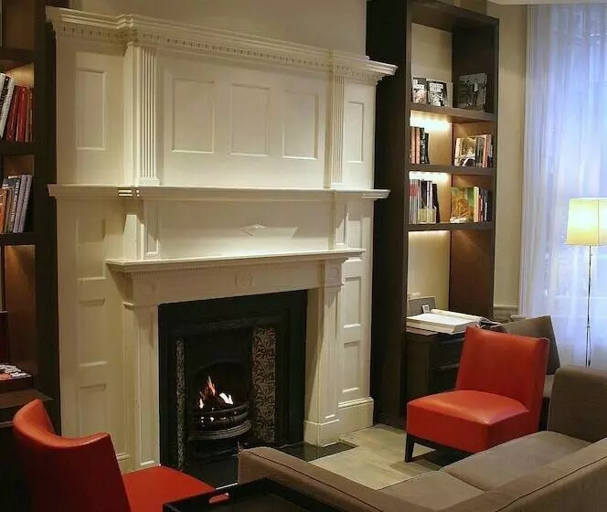 בית מלון כפרי Nottingham Place