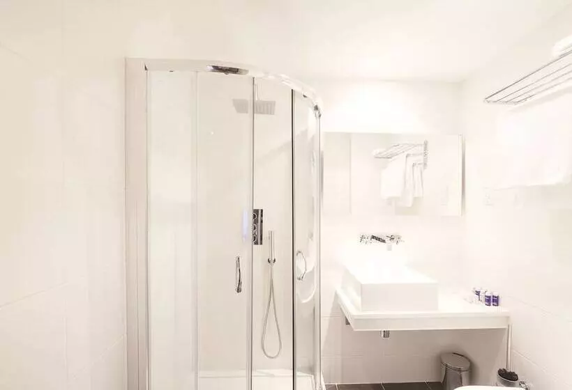 בית מלון כפרי Nottingham Place