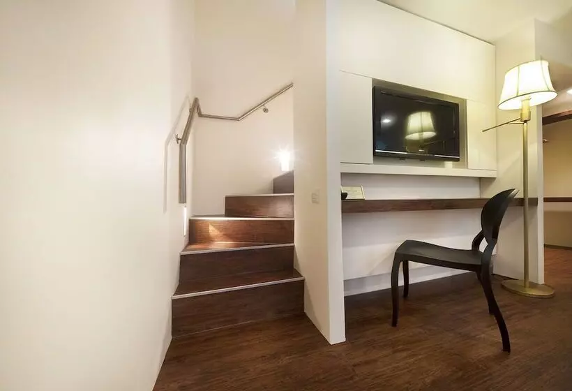 בית מלון כפרי Nottingham Place