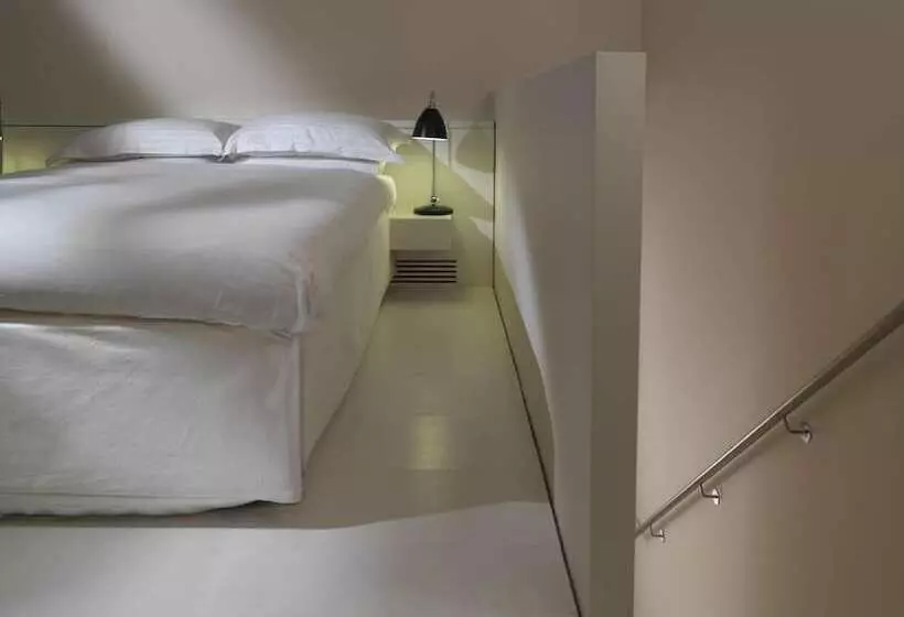 בית מלון כפרי Nottingham Place