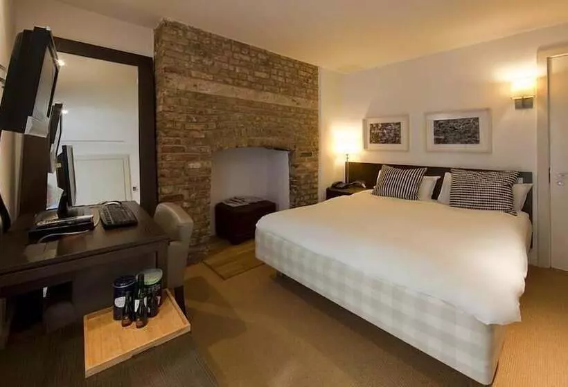 בית מלון כפרי Nottingham Place