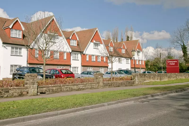 Отель Menzies Chequers Gatwick