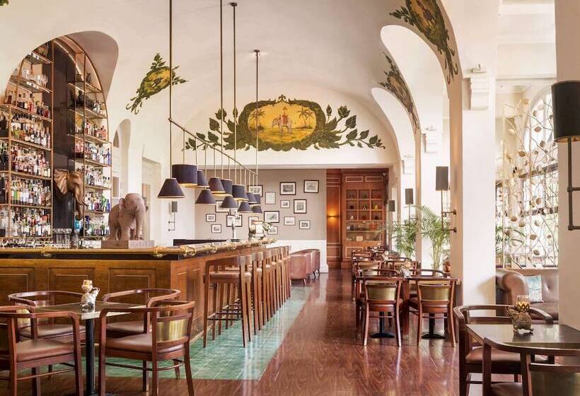 Raffles Hotel Le Royal