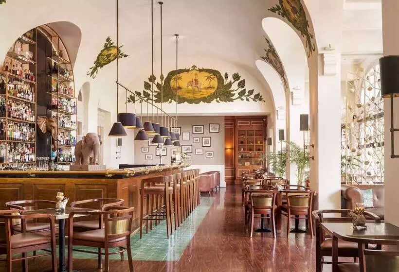 Raffles Hotel Le Royal