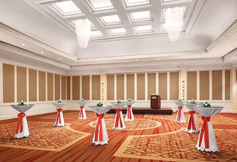 Raffles Hotel Le Royal