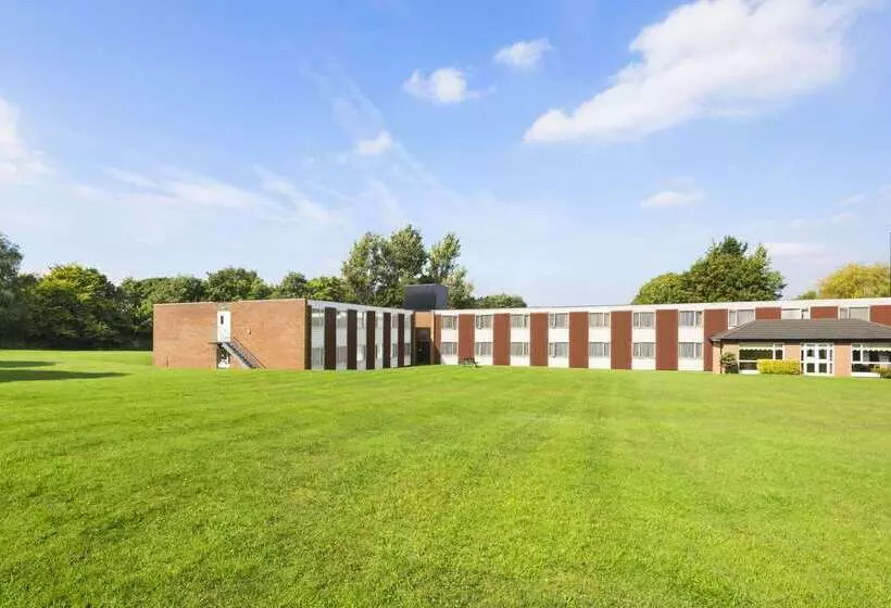 Отель Ramada Chorley South