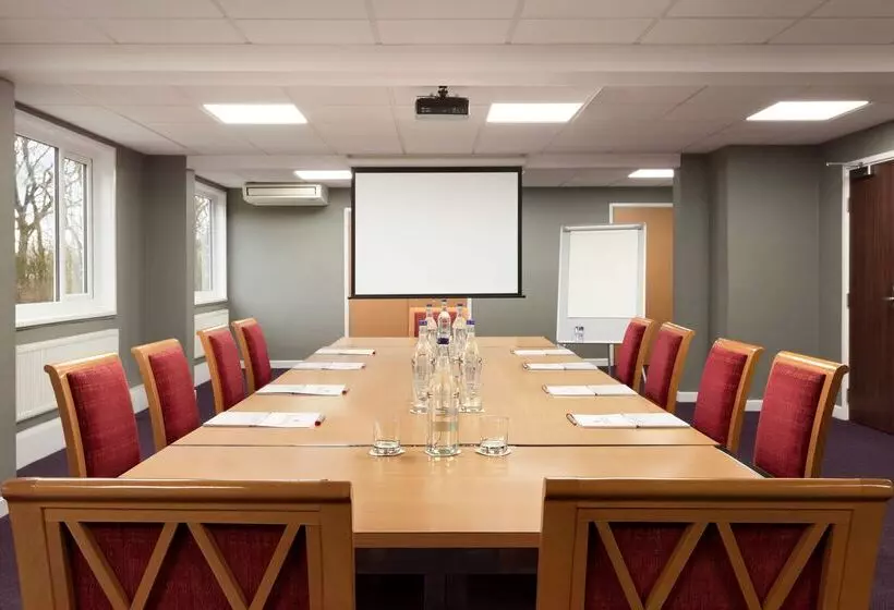 Отель Ramada Chorley South