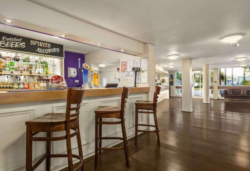 호텔 Ramada Chorley South