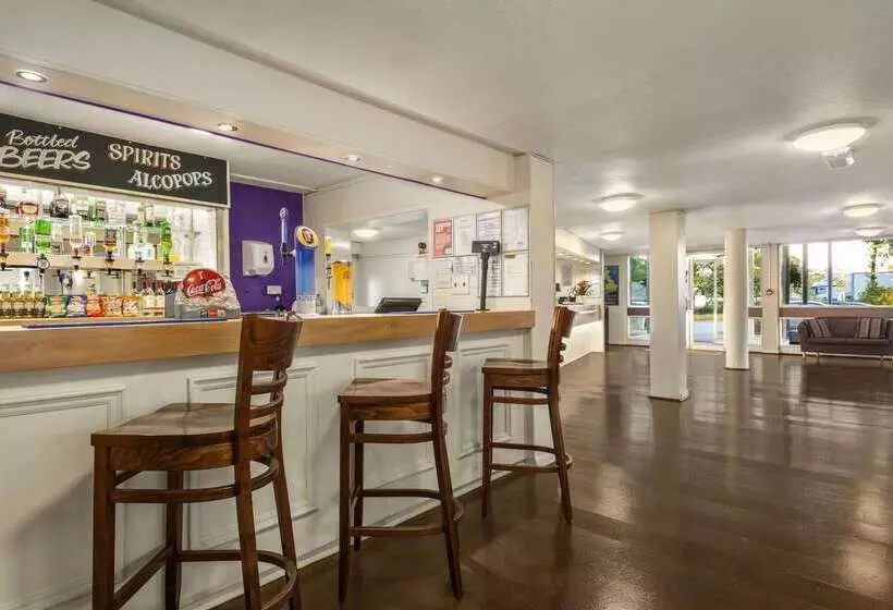 Отель Ramada Chorley South