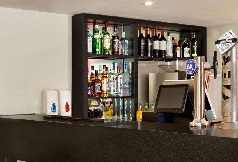 호텔 Ramada Chorley South