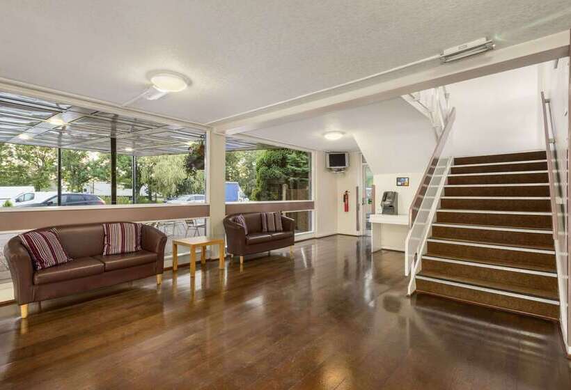 호텔 Ramada Chorley South