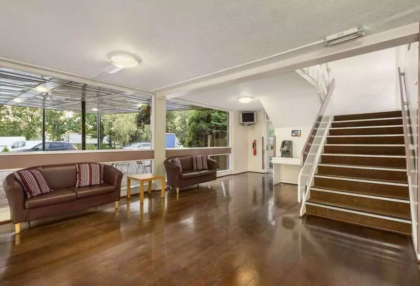 Отель Ramada Chorley South