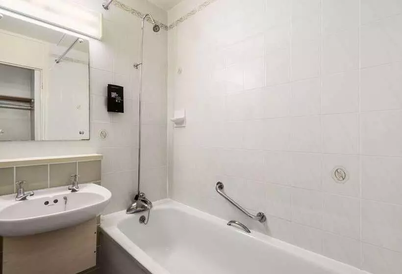 Отель Ramada Chorley South