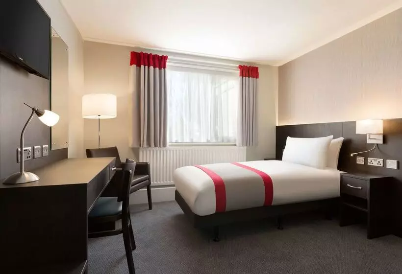 Отель Ramada Chorley South