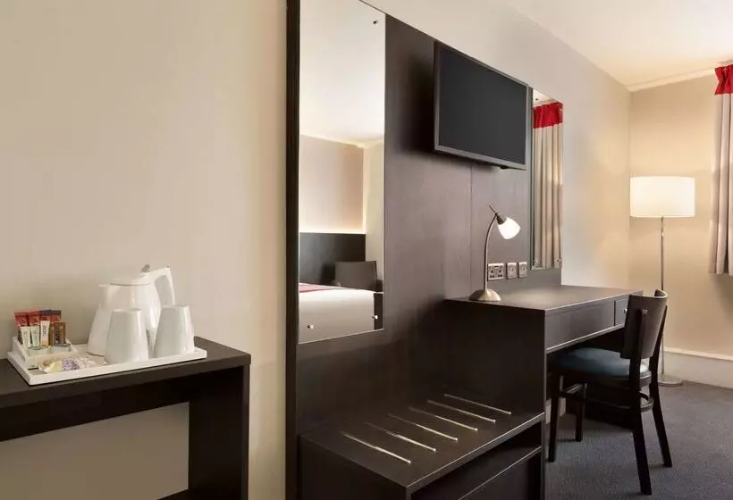 Отель Ramada Chorley South