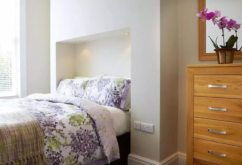 هتل Red Lea Apartments