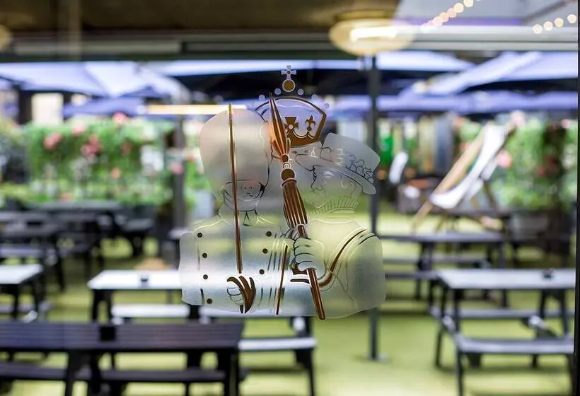 호텔 Royal National